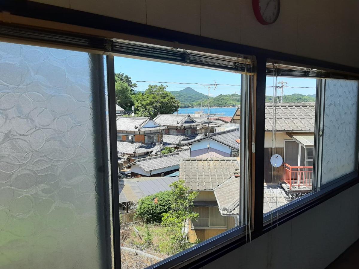 Guesthouse Kume Imabari Railway Station Exteriör bild