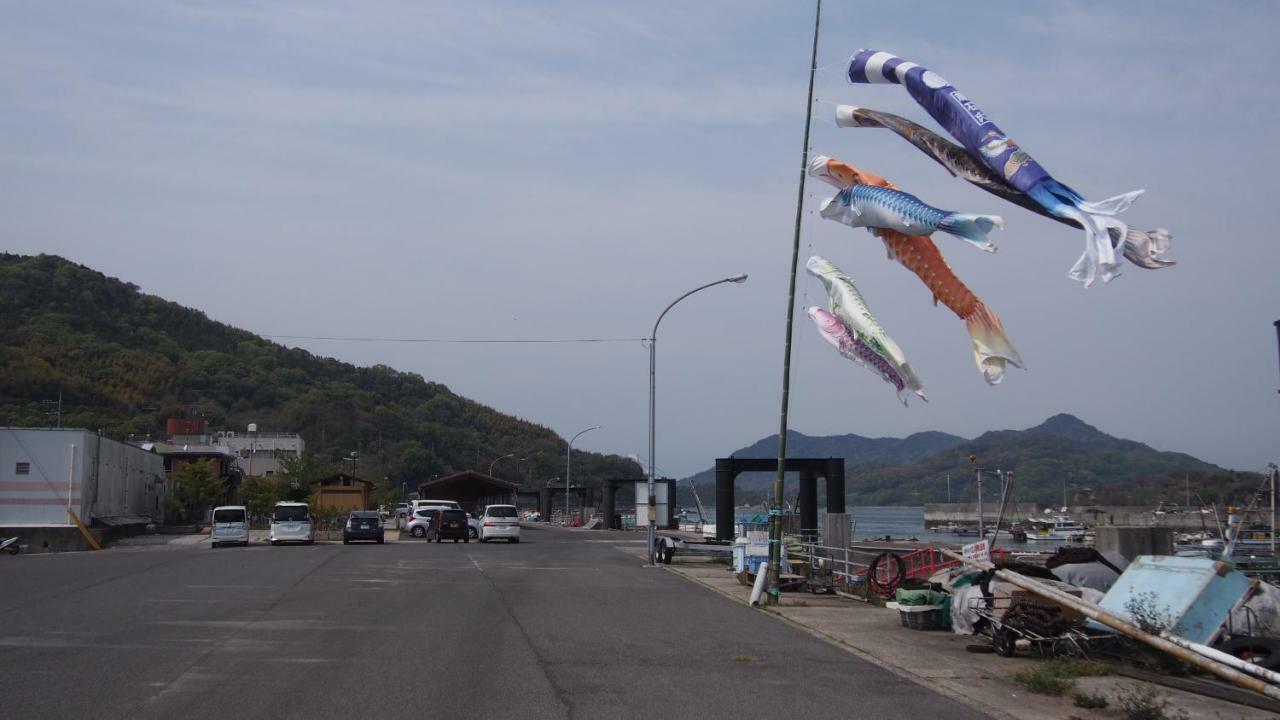 Guesthouse Kume Imabari Railway Station Exteriör bild