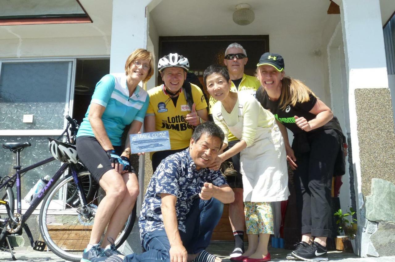 Guesthouse Kume Imabari Railway Station Exteriör bild